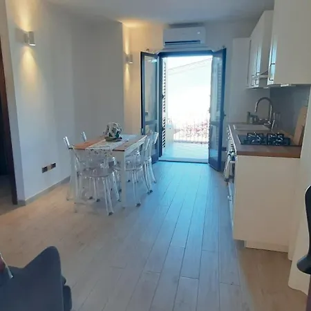 アパート Poseidon 2 アルバタクス